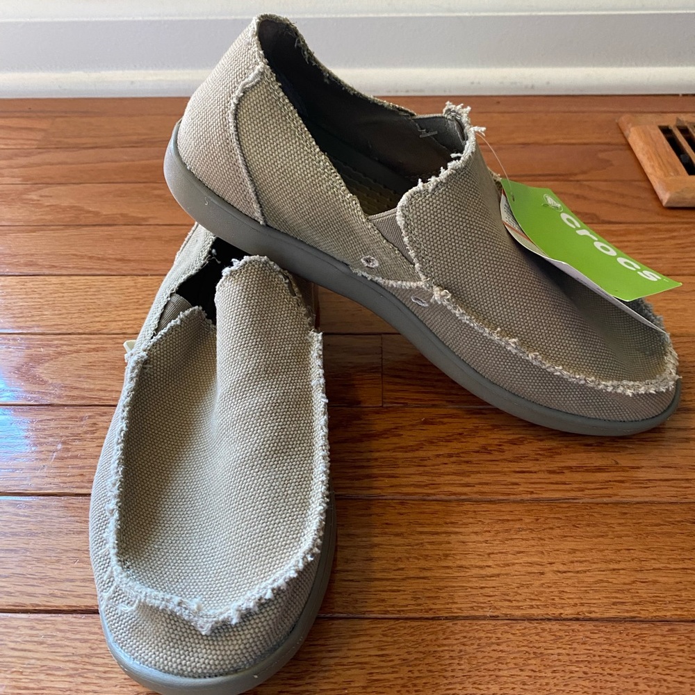Men’s crocs size 9 Santa Cruz